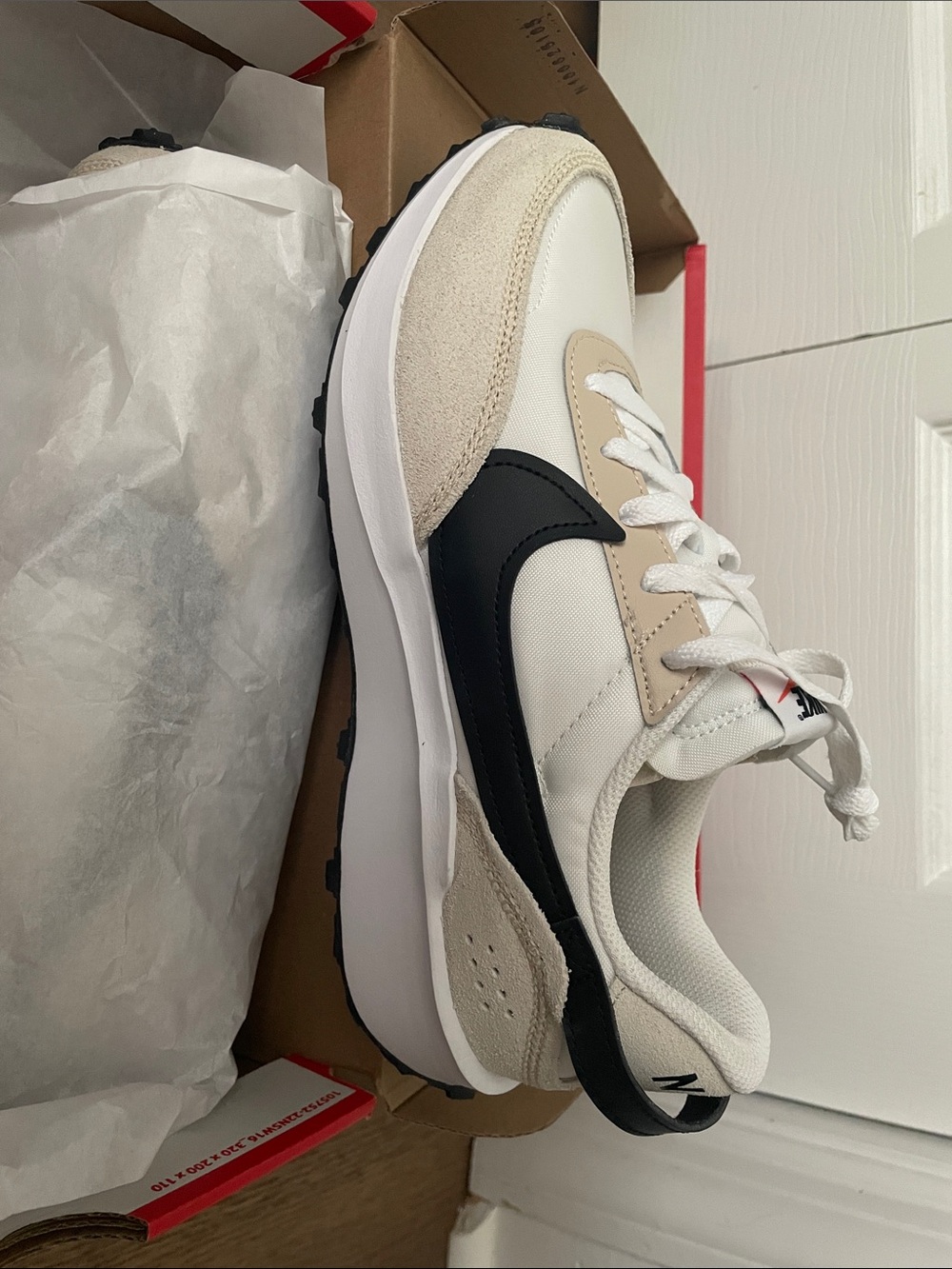 NIB Nike women’s waffle debut. Size 9.5. Sanddrift/black-phantom white colorway - Picture 3 of 13